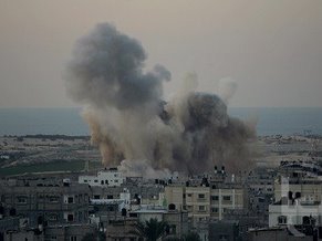 Israeli airstrikes injure 2 in Gaza