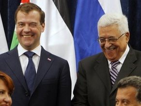 Russian President Dmitry Medvedev, on a West Bank visit, urges &#039;reasonable&#039; Israel settlement decision