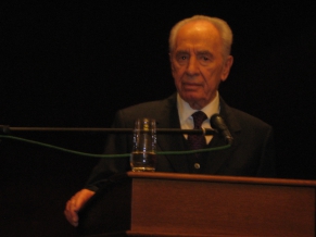 Quash bill probing NGOs, Peres tells Knesset