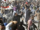 Fresh clashes in Cairo despite army attempts to intervene