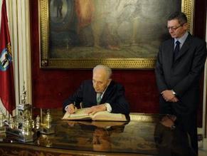 Peres: Libyans &#039;will not forgive&#039; Kadhafi for repression