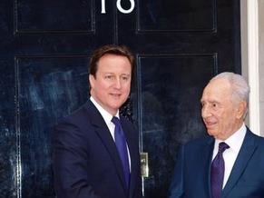 David Cameron and Shimon Peres discuss Mideast developments