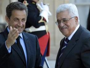 Mahmud Abbas in Paris as France mulls recognizing Palestine