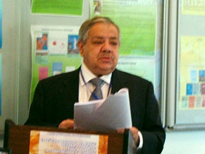 Michael Chlenov Reads Lecture for Teachers