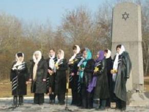 Rovno Jews Remember Massacre