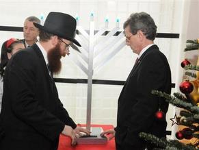 US Ambassador to Belgium lights the Hanukkah Menorah