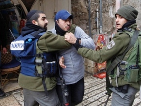 Muslim worshippers, Israeli police clash at Jerusalem&#039;s Temple Mount