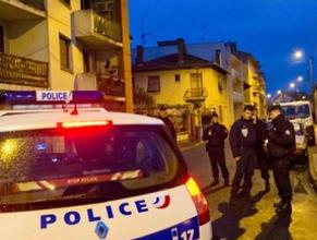 France police besiege home of al-Qaida man suspected in Toulouse shooting