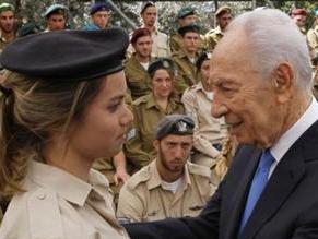 Peres dismisses Holocaust, Iran comparison