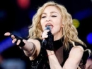 Madonna sings &#039;for peace&#039; in Tel Aviv, gifts coveted tickets to Israeli and Palestinian activists