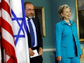 U.S. won’t force Morsi-Bibi meeting, Clinton says