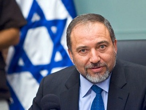 In letter to Quartet, Lieberman calls for Abbas’ ouster