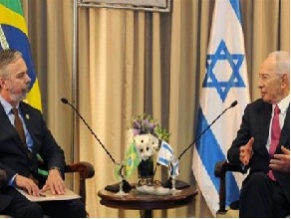 Peres tells Brazil to boycott Iran&#039;s Ahmadinejad