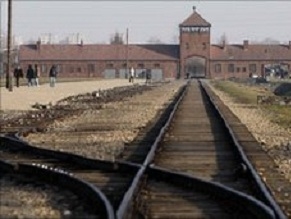 Auschwitz memorial site records record visitor numbers in 2012