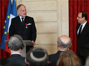 Ronald Lauder honored in Paris by President Hollande, calls on France to support blacklisting Hezbollah in the EU