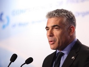 Netanyahu backs down, invites Lapid to join gov&#039;t