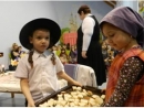 Британские студенты посетили еврейский детский дом в Одессе
