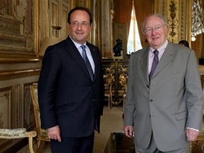 French President Hollande insists fight against anti-Semitic attacks is &#039;a priority for the entire government’ as he meets