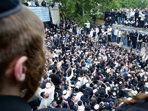 Ukraine chief rabbi: Crucifix at Jewish pilgrimage site a &#039;provocation&#039;