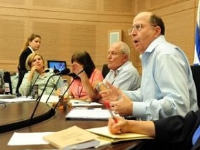 Ya&#039;alon: Finance Ministry harming Israel&#039;s security