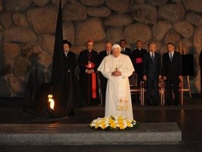 In Jerusalem, Pope Francis honors Holocaust victims at Yad Vashem and pray at Israel’s Victims of Acts of Terror Memorial