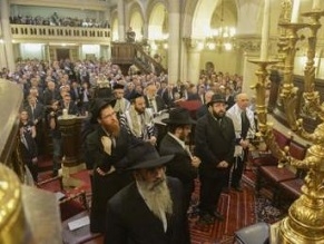 1000 people attend synagogue ceremony for the victims of Brussels Jewish Museum attack