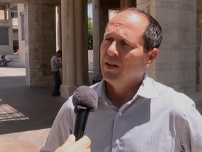 Jerusalem Mayor Nir Barkat says he refuses to apologize for building in capital