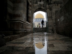 Netanyahu: World is silent as Abbas feeds flames at Temple Mount