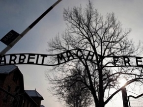 Lauder: Auschwitz anniversary a reminder that anti-Semitism at levels not seen since WWII