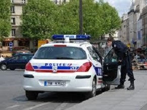 Car explodes outside a synagogue near Paris hours after Charlie Hebdo attack