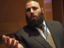 Advocate of arming Jews receives death threat