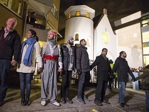 Oslo synagogue ‘peace ring’ marred by organizer&#039;s anti-Israel remarks, some Jews say