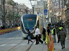 Министр транспорта выступил против снятия запрета на работу общественного транспорта в шаббат