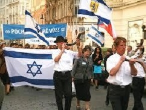 Hundreds march in Prague against anti-Semitism