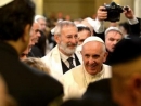 Pope Francis visits Rome synagogue