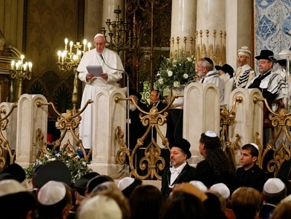 Папа Римский Франциск поздравил евреев с Песахом и назвал их «любимыми людьми Вс-вышнего»