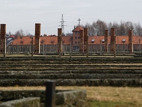 Czech tour bus owner removing Auschwitz design from vehicle following uproar