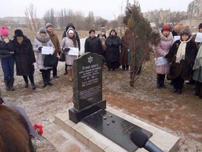 В Белгороде-Днестровском восстановили уничтоженный вандалами мемориальный знак жертвам Холокоста