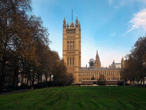 Лорд Вассерман высказался против установки Мемориала памяти жертв Холокоста возле британского парламента
