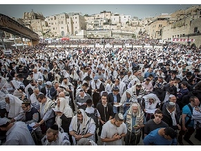Десятки тысяч евреев участвовали в благословении коэнов в Иерусалиме