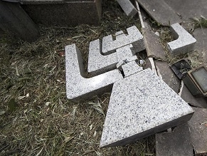 Jewish gravestones desecrated in Rome cemetery