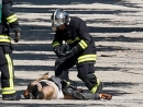 В центре Парижа автомашина протаранила полицейский фургон