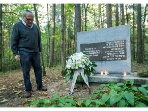 В Науянеряй почтили память жертв Холокоста