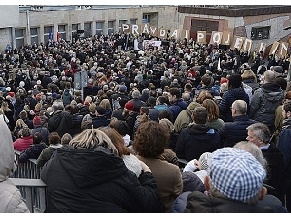 Сотни поляков выразили солидарность с евреями
