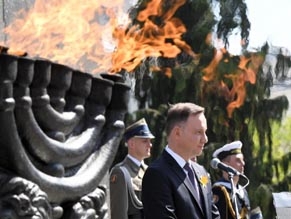 Президент Польши Анджей Дуда отдал дань памяти повстанцам Варшавского гетто