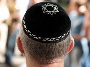 Комментарий: Насилие против евреев? Германия должна определиться