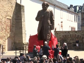 В Германии открыли памятник Карлу Марксу