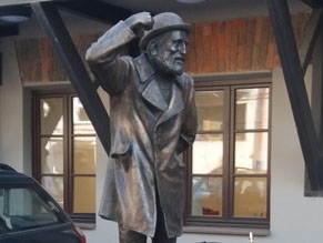 Памятник основоположнику жанра романа в ивритской литературе А. Мапу открыли в Каунасе