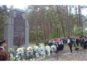 В Паняряй почтили память жертв Холокоста