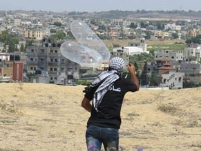 ХАМАС заявил, что прекратит запуск зажигательных воздушных змеев и воздушных шаров на израильскую территорию